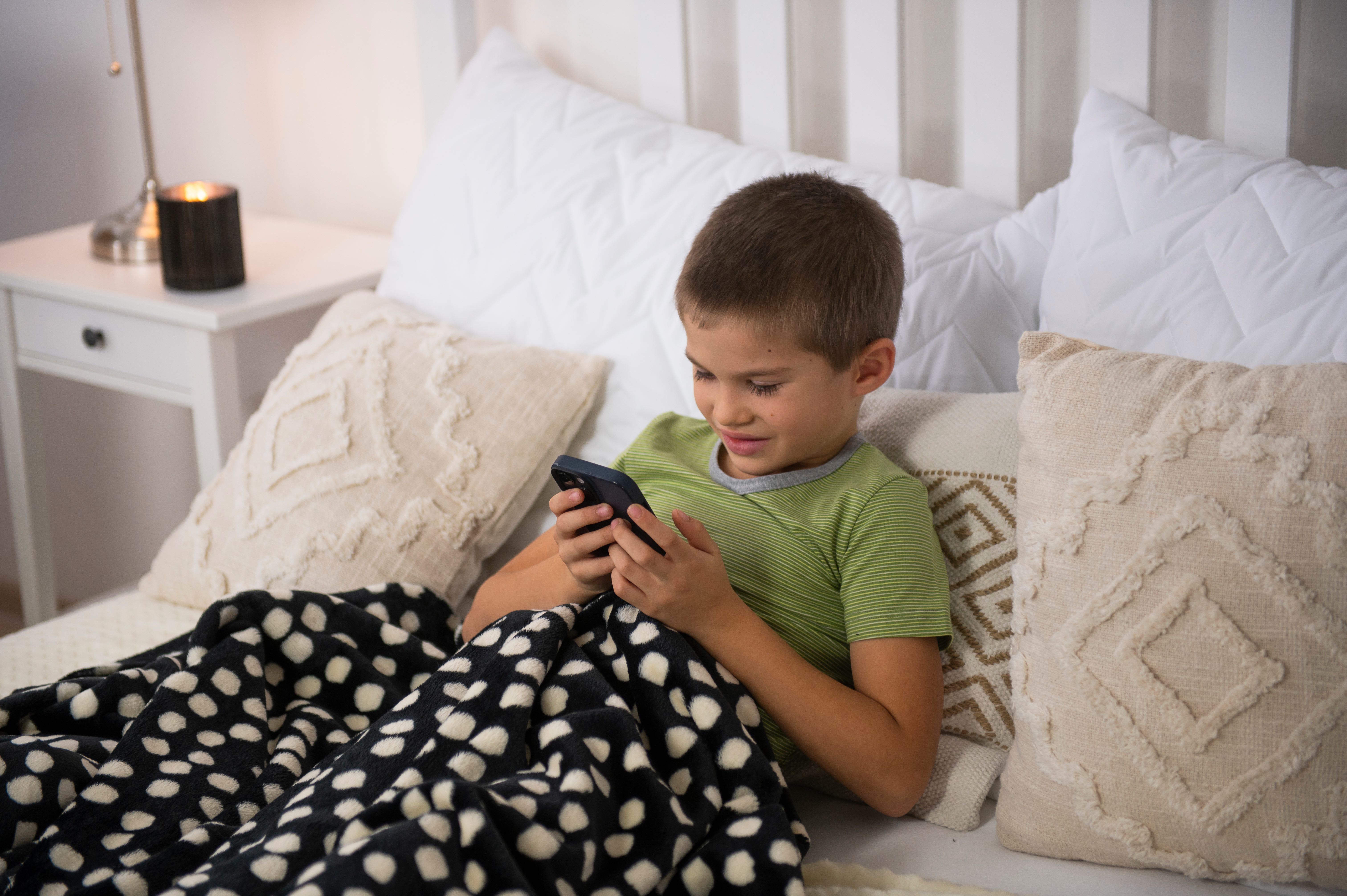 Souprava chlapecká tenká Outlast® - pruh zelený matcha/šedý melír 164