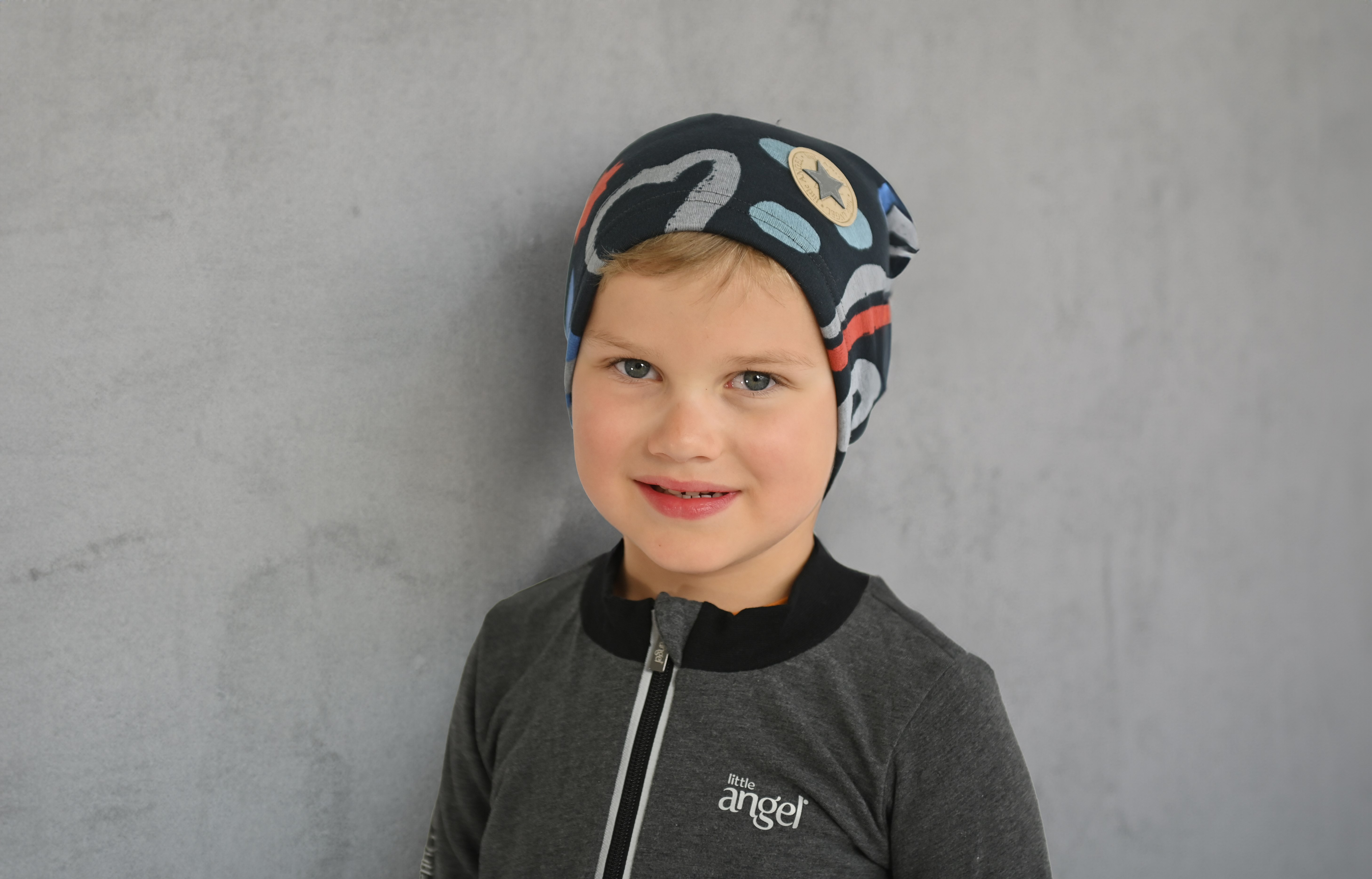 Čepice spadlá hřejivá - černá vzor 4 | 45-48 cm