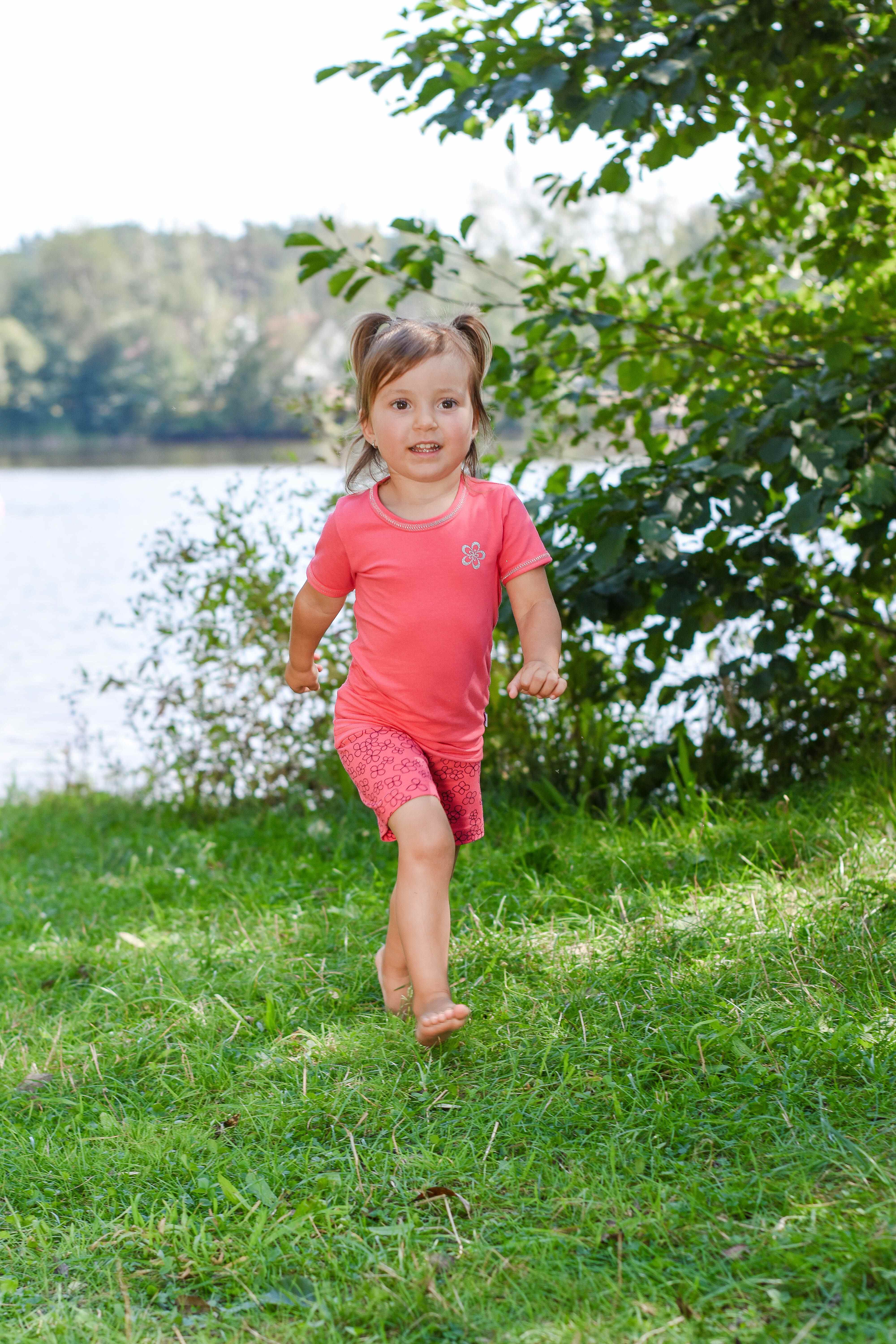 Tričko tenké KR obrázek Outlast® - jahodová 116