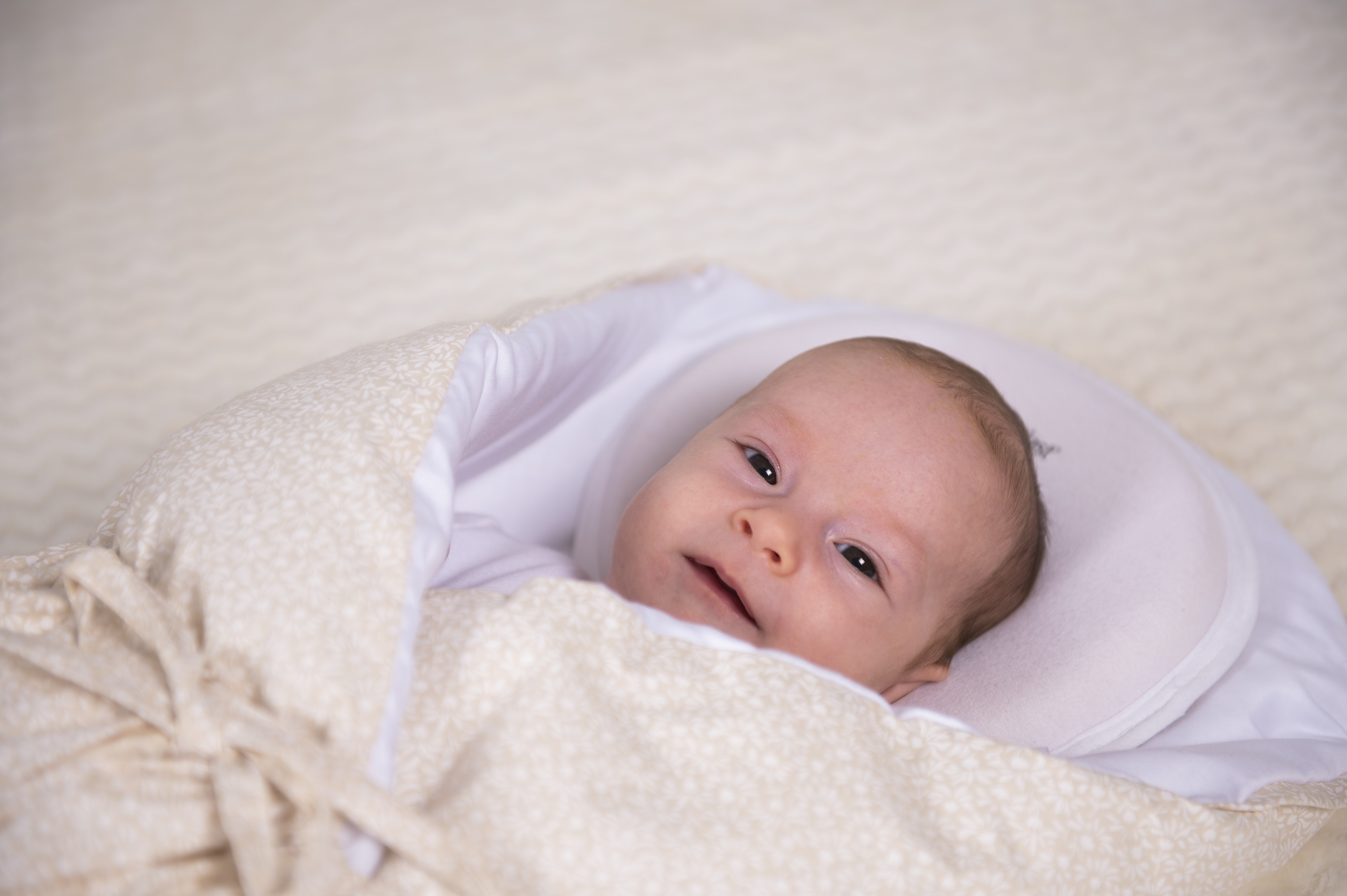 Zavinovačka šněrovací pevná záda ANGEL - Outlast® - béžová drobné kytky