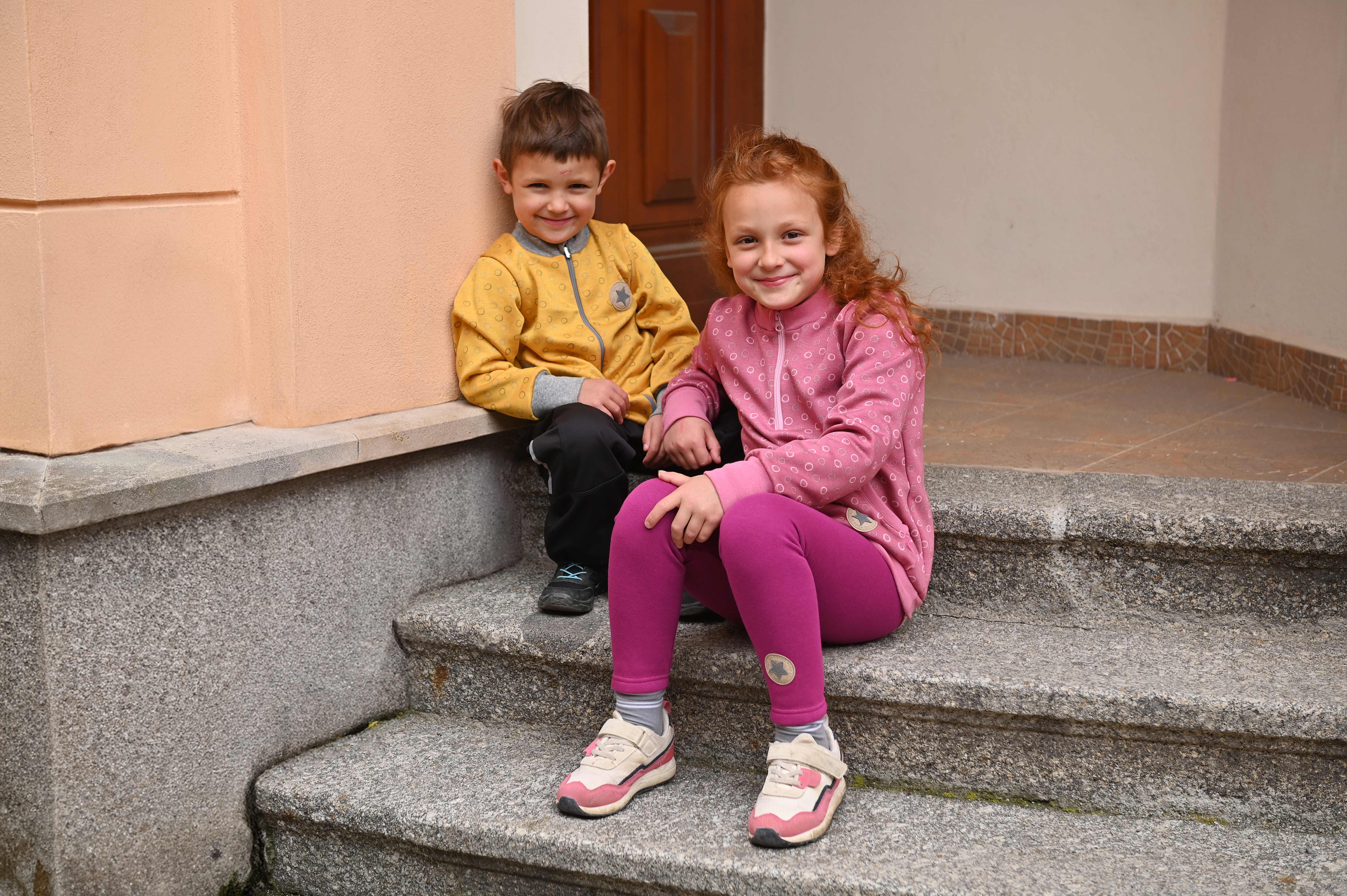 Mikina hřejivá kapsa - růžová 128