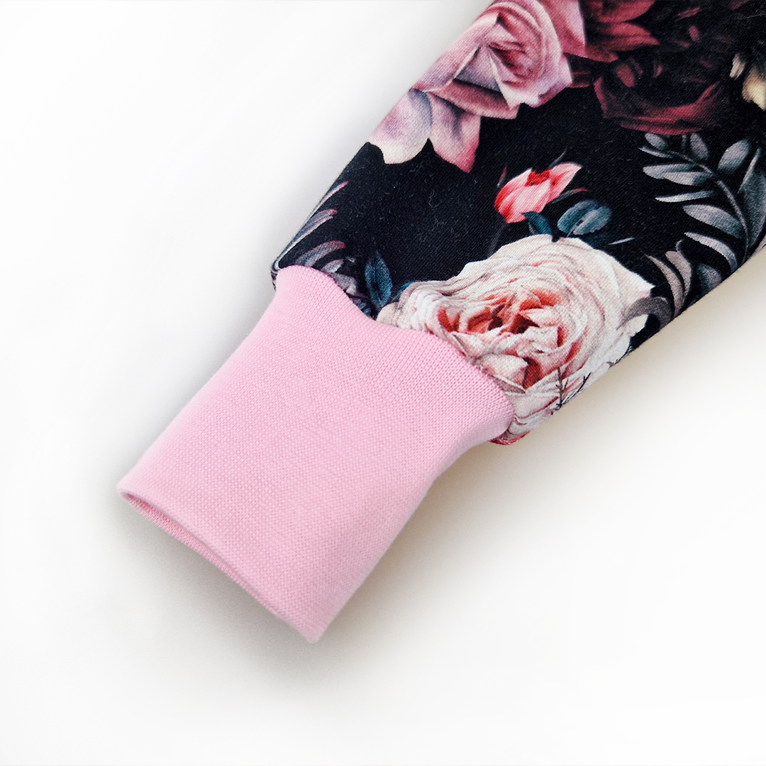 Šaty mikinové - černá květy 92