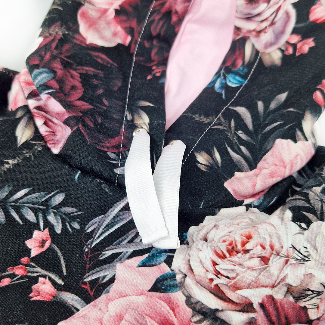 Šaty mikinové - černá květy 92