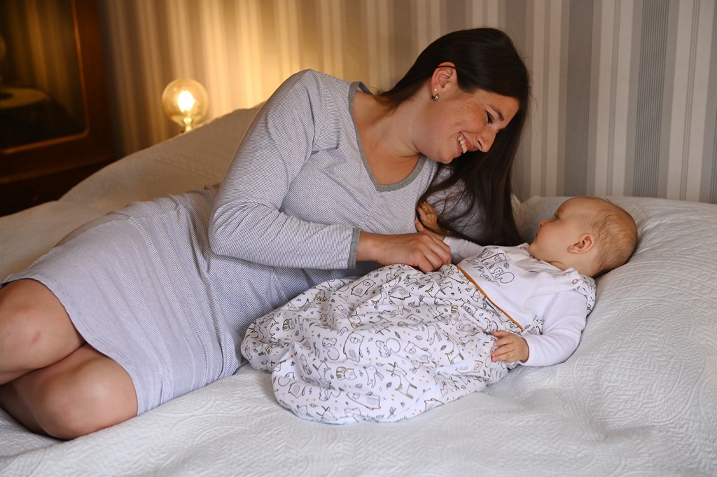 Noční košile tenká DR Outlast® - pruh bílošedý melír L