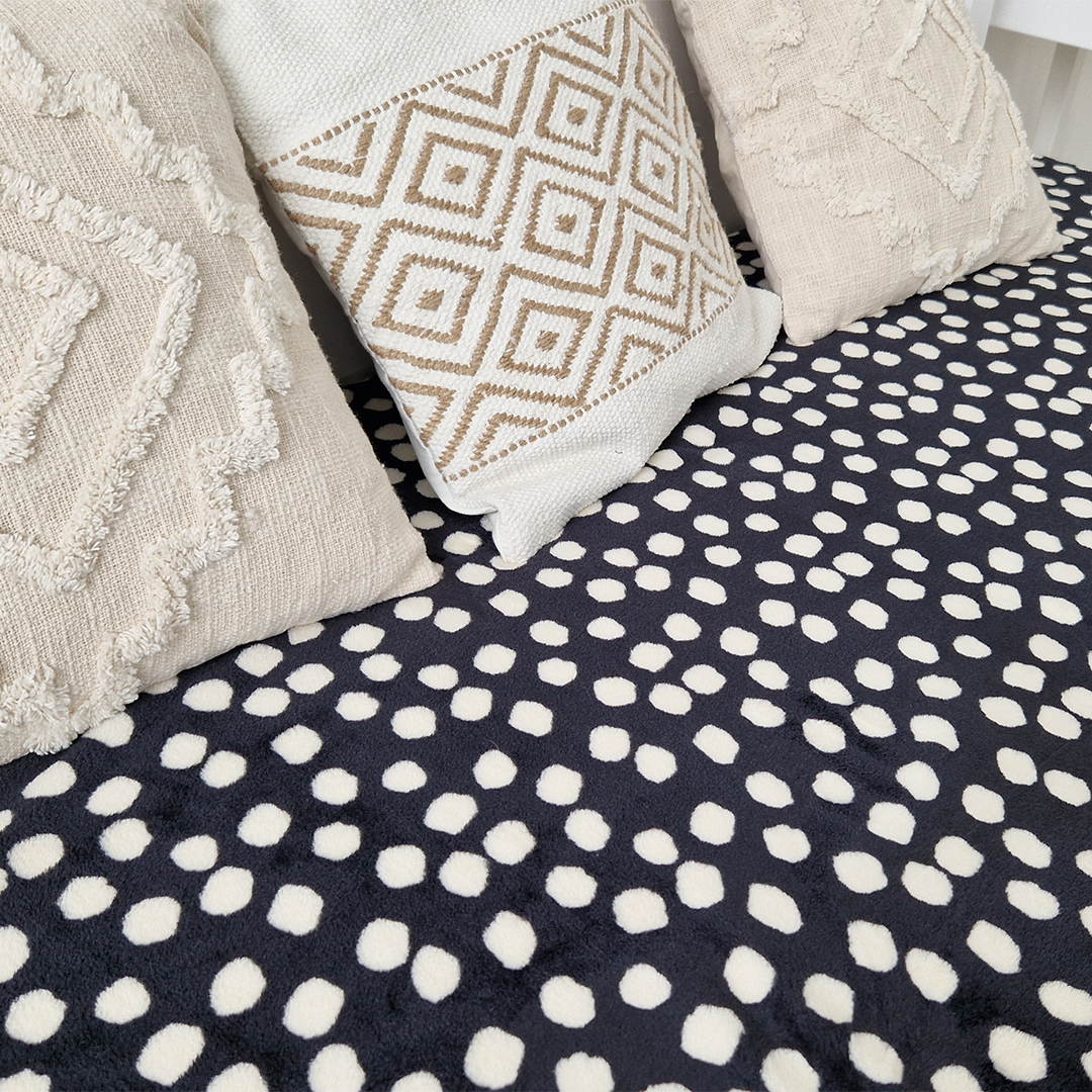 Deka MAZLÍK - černá bílé tečky